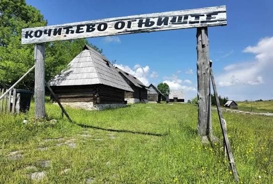 Змијање — Стричићи, спомен-подручје и огњиште